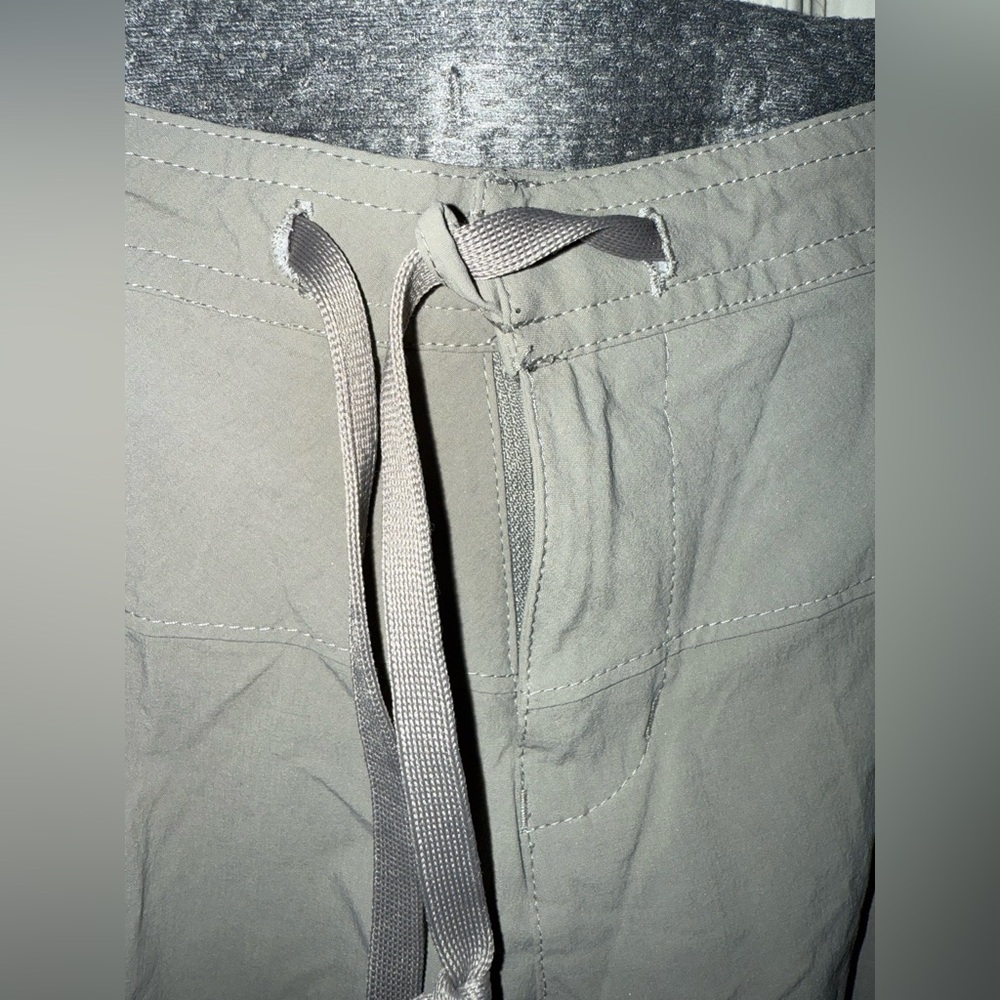Mountain Hardwear Khaki Tan Yuma Women’s Cargo Pants Sz 6 - Picture 7 of 13